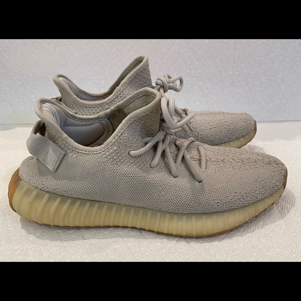 🎉Host Pick🎉 adidas Yeezy Boost 350 V2 Sesame Size 9.5
